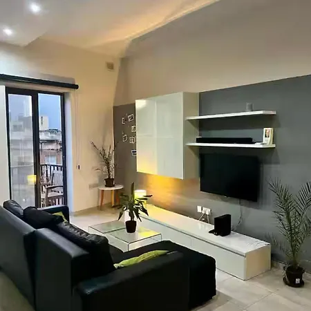 2 Bedroom 5min From The Sea * Saint Julian's