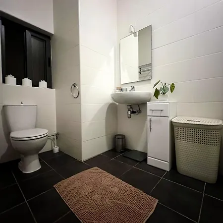 2 Bedroom 5min From The Sea