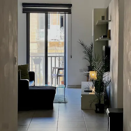 2 Bedroom 5min From The Sea *