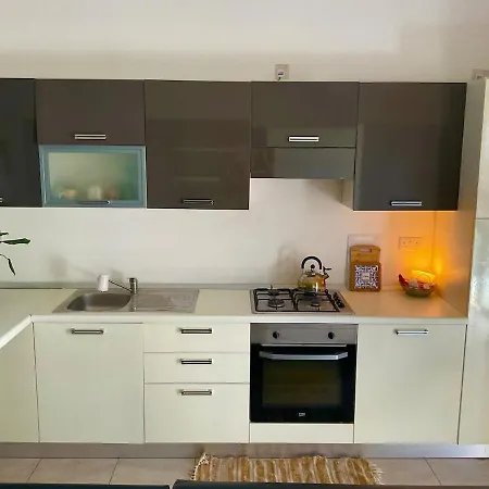 2 Bedroom 5min From The Sea *