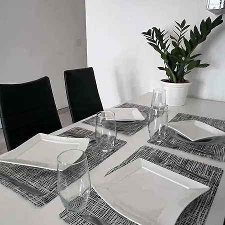 2 Bedroom 5min From The Sea