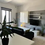 2 Bedroom 5min From The Sea